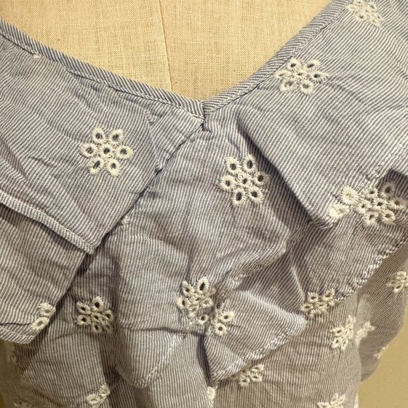 Light Blue Tank Top Womens Size 4 Pin Striped White Floral Ruffle - Picture 3 of 5
